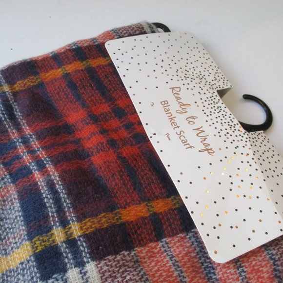 *Ready to Wrap Red Cream Blanket Scarf Fringe Edge - Picture 2 of 5